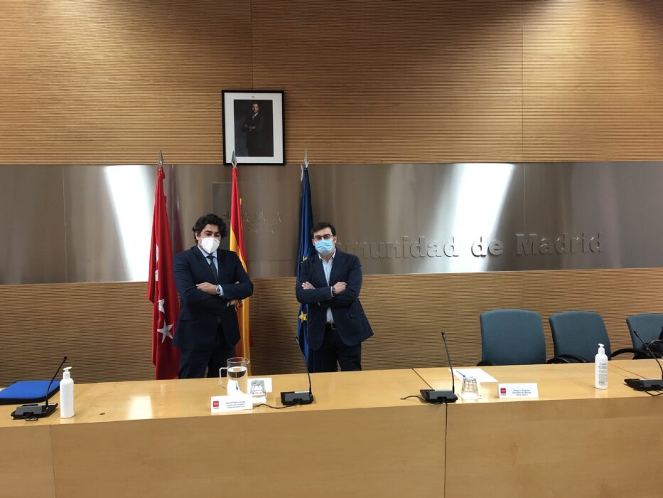 Álvaro González y David Pérez durante el encuentro