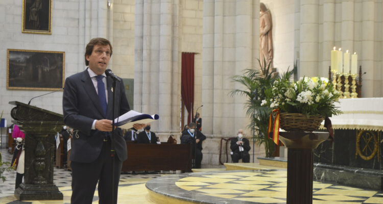 Almeida renueva el Voto de la Villa ante la patrona de Madrid