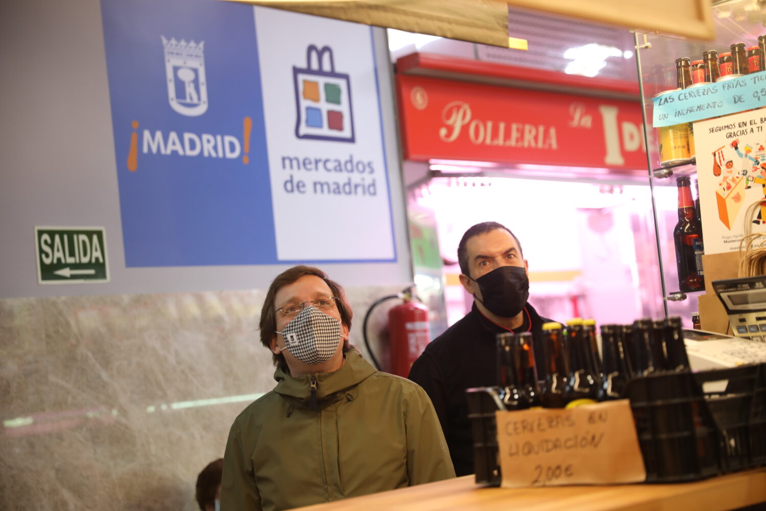 Guindalera saca a la calle el comercio el primer sábado de mes en apoyo