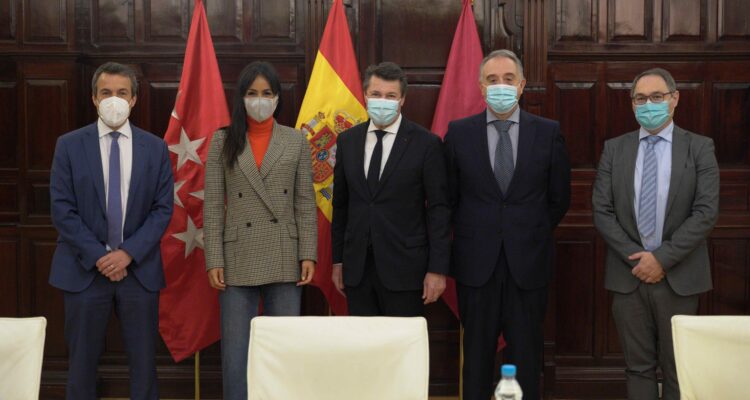 Encuentro entre la vicealcaldesa de Madrid, Begoña Villacís y alcalde de Niza, Christian Estrosi