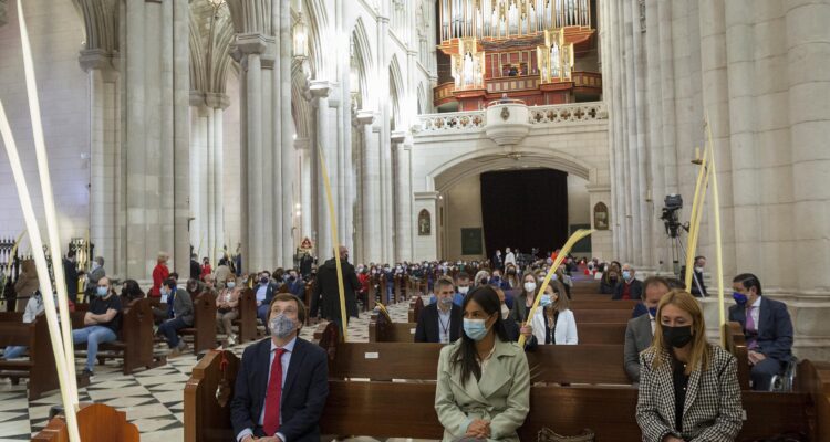 Almeida y VIllacís en la celebración del Domingo de Ramos