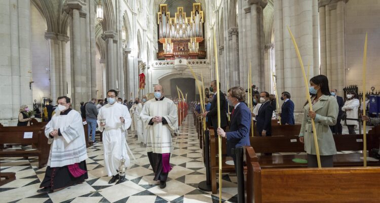 Almeida y VIllacís en la celebración del Domingo de Ramos
