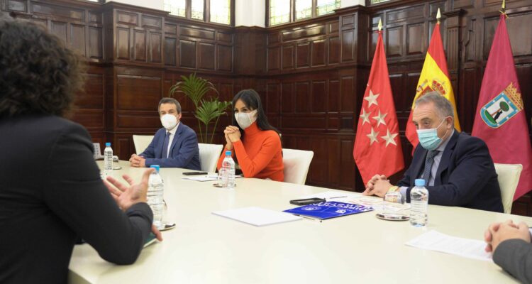 Encuentro entre la vicealcaldesa de Madrid, Begoña Villacís y alcalde de Niza, Christian Estrosi