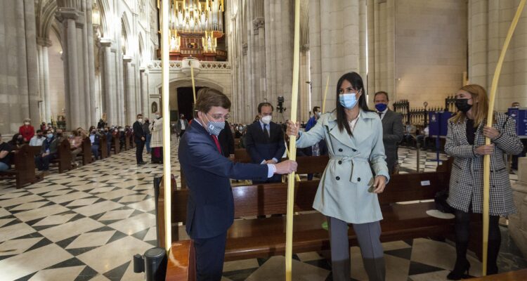 Almeida y VIllacís en la celebración del Domingo de Ramos