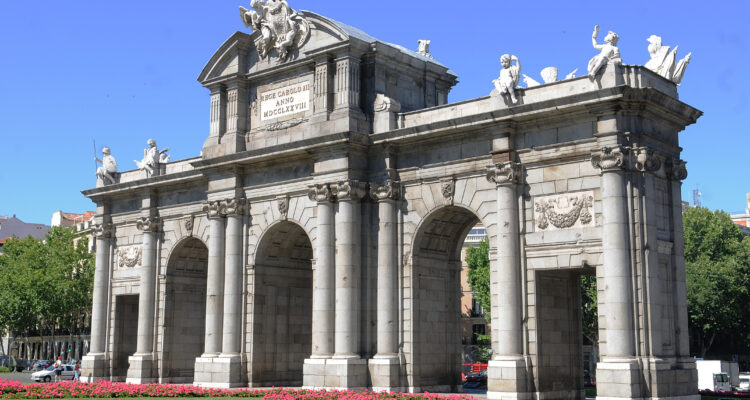 Año Sabatini. Puerta de Alcalá, uno de los iconos que nos dejó Sabatini