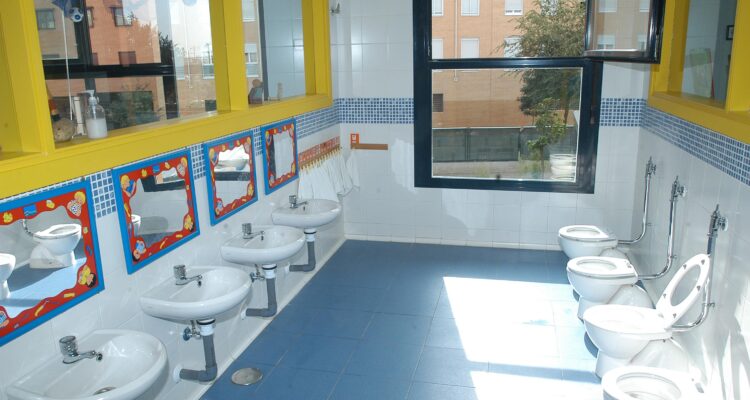 Baños de una escuela infantil municipal