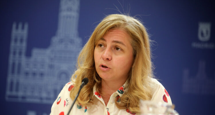 Inmaculada Sanz, portavoz municipal, durante la rueda de prensa posterior a la Junta de Gobierno, este jueves