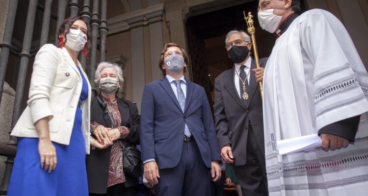 Misa solemne del patrón de la ciudad celebrada en la Real Colegiata de San Isidro