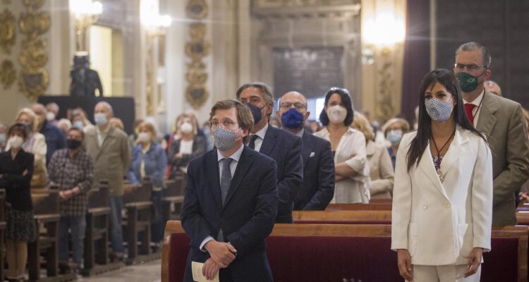 Misa solemne del patrón de la ciudad celebrada en la Real Colegiata de San Isidro