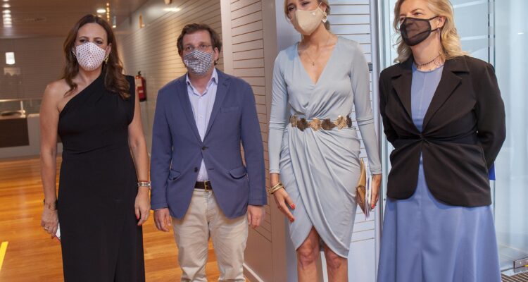 Almeida ‘Embajador de la Igualdad’ por la asociación Women in a Legal World