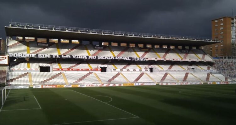 Nuevo estadio de Vallecas . 2011