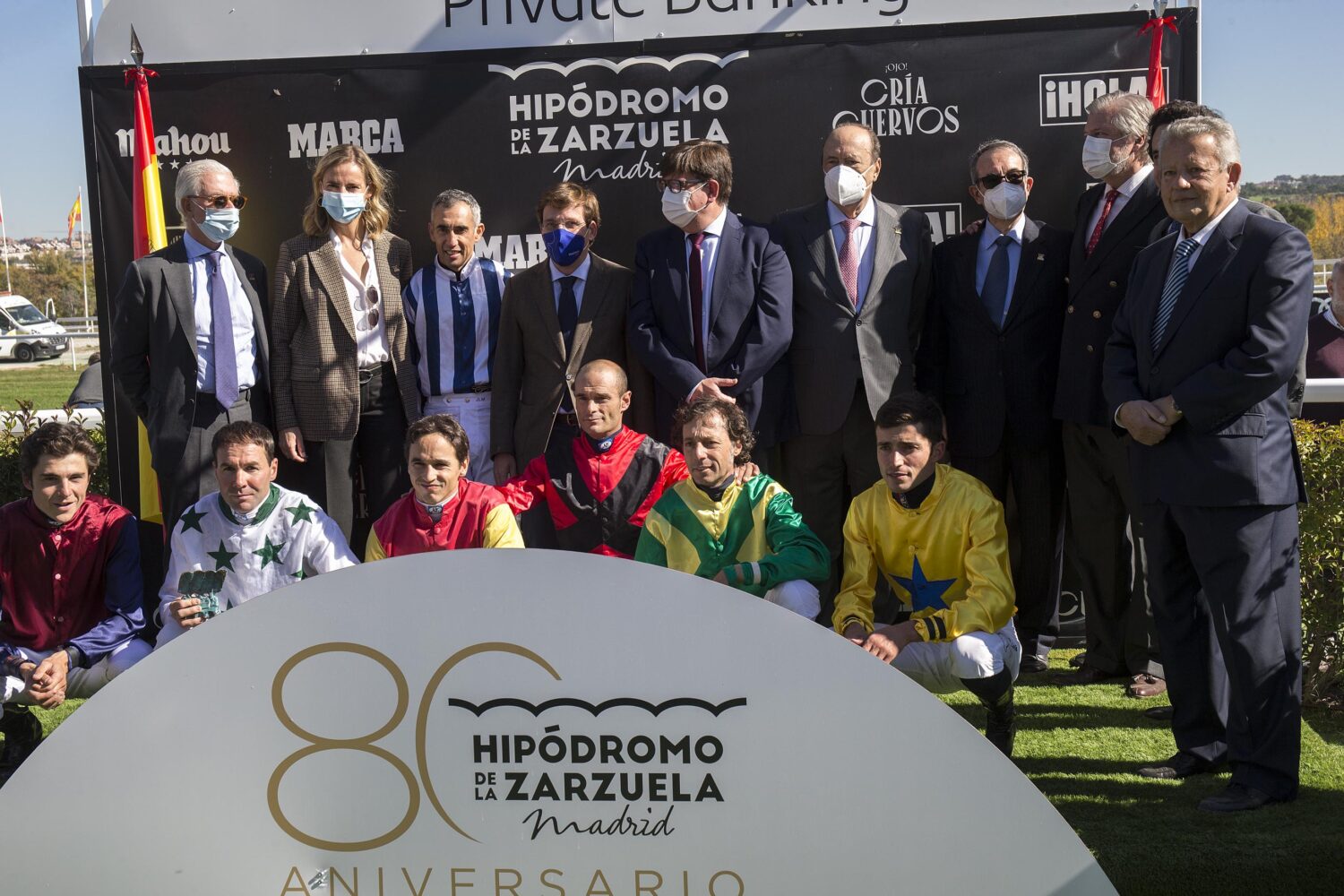 Almeida entrega el Gran Premio 80 Aniversario del Hipódromo de la