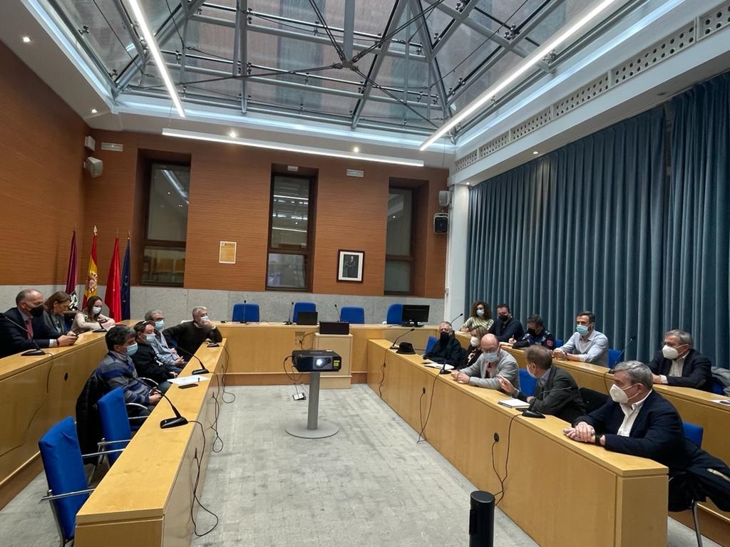 Momento de la reunión con comerciantes y quiosqueros de la Puerta del Sol