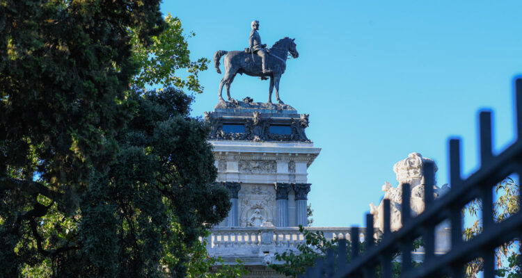 Rutas Iberoamericanas por el Retiro. Monumento a Alfonso XII