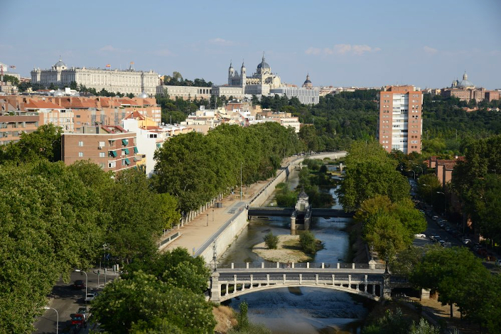 Vista del río Manzanares a su paso por la capital