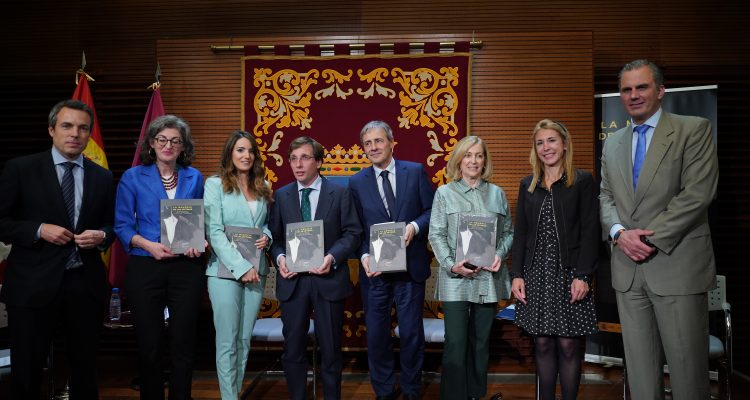 Presentación del libro 'Memorias de las vícitmas' de la FVT