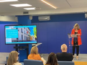 Hidalgo junto al personal de la Agencia Trubutaria de Madrid