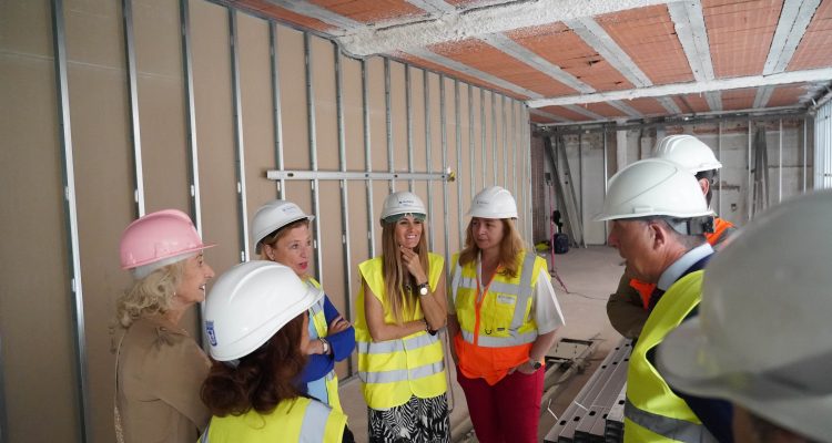 Las delegadas de Obras y Equipamientos, Paloma García Romero, de Seguridad y Emergencias, Inmaculada Sanz, y la concejala de Chamartín, Sonia Cea