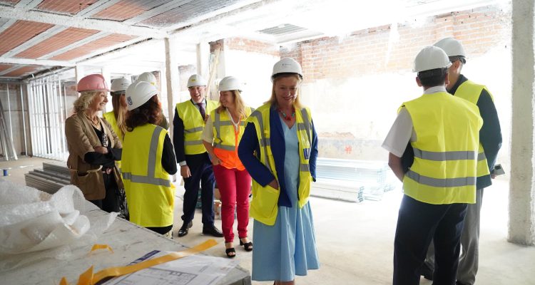 Las delegadas de Obras y Equipamientos, Paloma García Romero, de Seguridad y Emergencias, Inmaculada Sanz, y la concejala de Chamartín, Sonia Cea