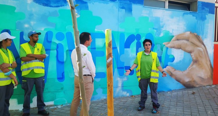 Casariego en la inauguración muro
