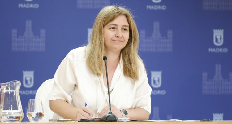 Inmaculada Sanz, portavoz municipal, este jueves, durante la rueda de prensa posterior a la Junta de Gobierno
