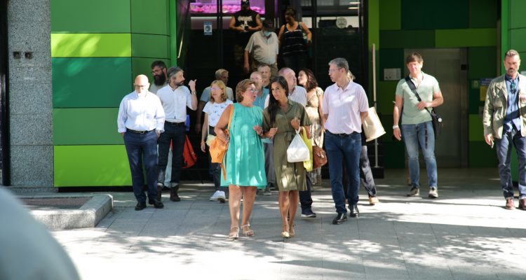 Villacís, a la salida del Mercado de Villaverde