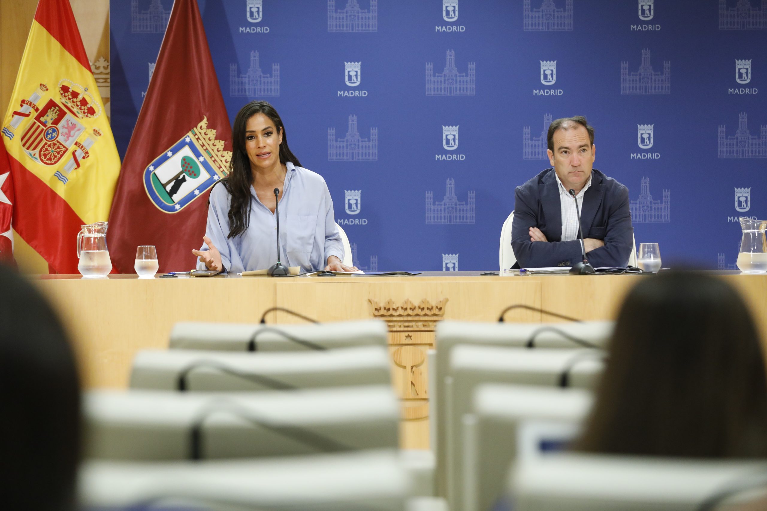 La vicealcaldesa, Begoña Villacís, y el delegado de Medio Ambiente y Movilidad, Borja Carabante