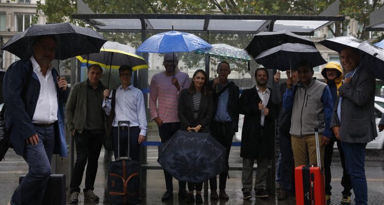 Grupo de movilidad en la parada