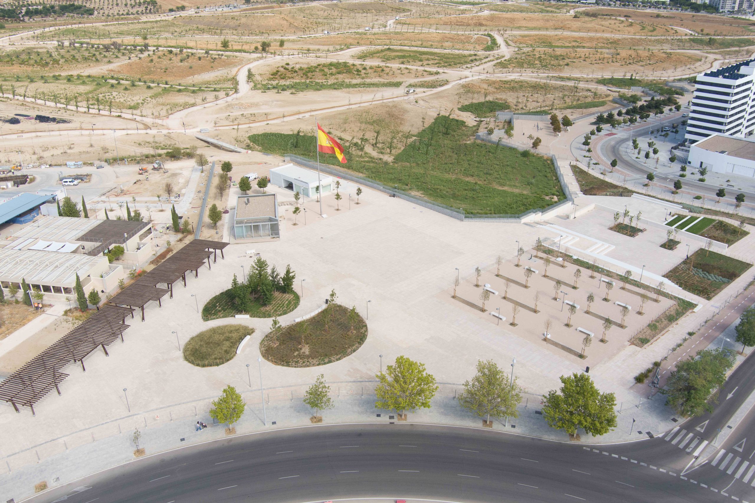 Proyecto que remata la fachada urbana del parque de Valdebebas