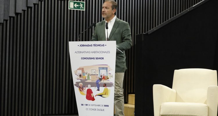 El delegado de Desarrollo Urbano, Mariano Fuentes, durante la Jornada de Alternativas Habitacionales y Cohousing Senior