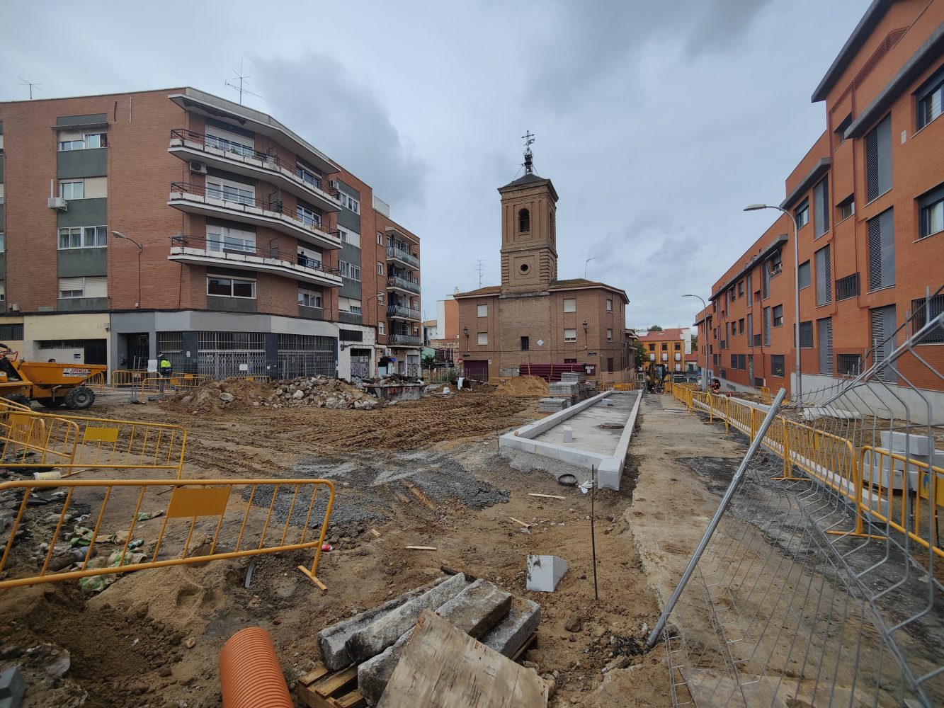 La Plaza De La Emperatriz, En Carabanchel, Recuperará Su Uso Estancial ...