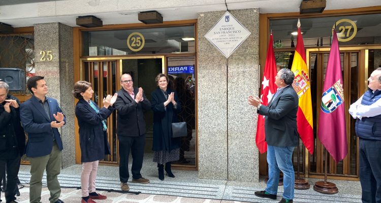 Placa homenaje a Enrique San Francisco