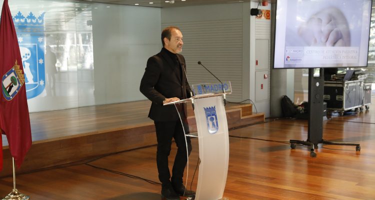 El delegado de Desarrollo Urbano, Mariano Fuentes, en la presentación del primer centro de cuidados paliativos