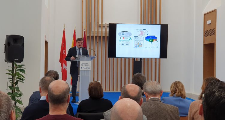 El concejal delegado de Vivienda, Álvaro González, en la presentación de Agenda Rehabilita Madrid y su Visor de Subvenciones