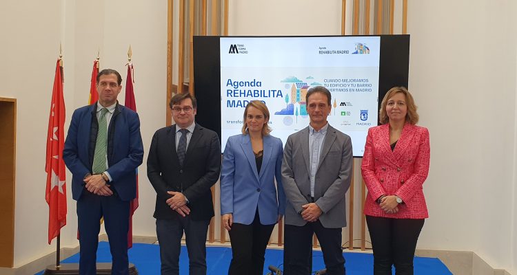 El concejal delegado de Vivienda, Álvaro González, en la presentación de Agenda Rehabilita Madrid y su Visor de Subvenciones