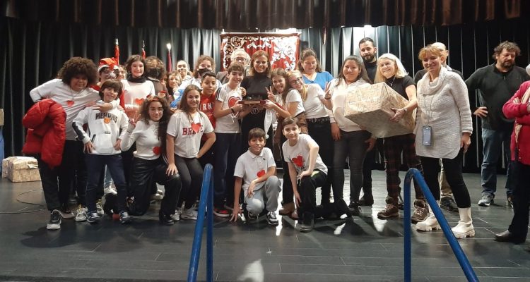 Premios de los certámenes escolares de villancicos y belenes en Moratalaz