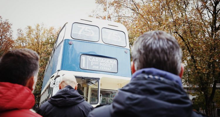 Primer plano de exhibición de Autobuses Históricos de la EMT