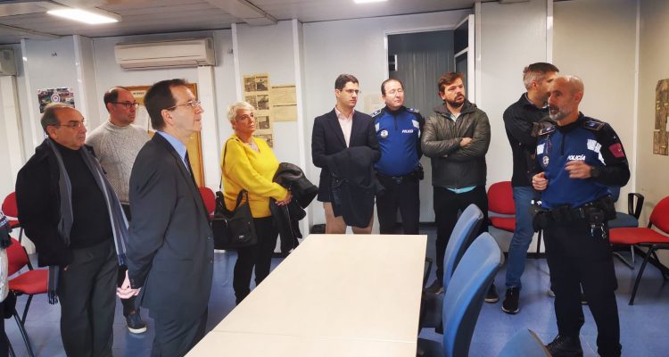 Casariego durante la visita a la UID de San Blas-Canillejas