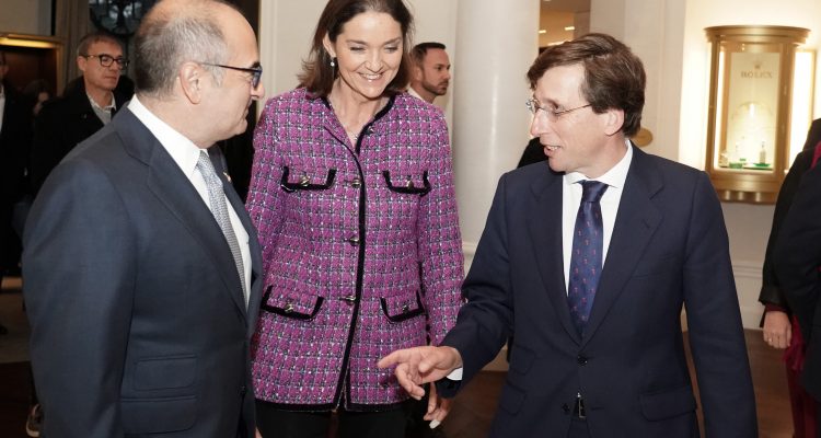El alcalde de Madrid, José Luis Martínez-Almeida, y la ministra de Industria, Comercio y Turismo, en la inauguración de la 13ª edición de Spain Investors Day