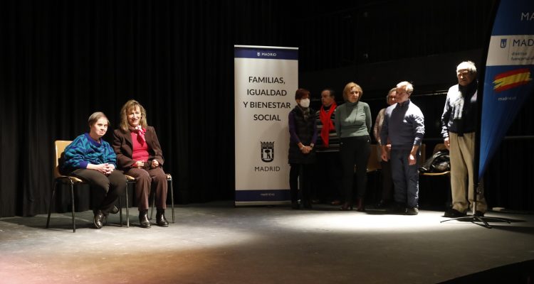 Actividad de teatro con la participación de personas con discapacidad intelectual