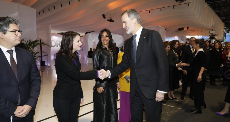 Sus Majestades los Reyes en el estand de Madrid en Fitur