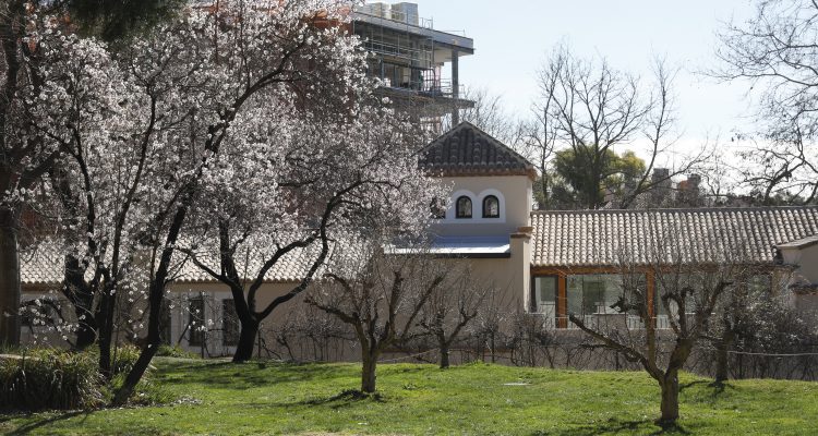 Exterior de la Casa del Reloj en la Quinta de los Molinos