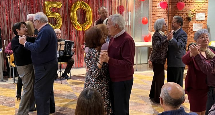 Homenaje del distrito de Barajas a parejas que cumplen 50 años de matrimonio