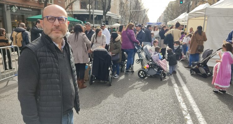El concejal de Salamanca, José Fernández, visita las actividades del Carnaval del distrito