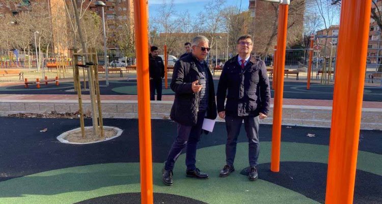 instantánea de la visita de González a la remodelación integral de Pan Bendito