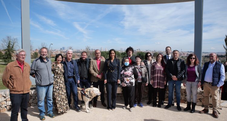Foto de familia en la inauaguración del circuito