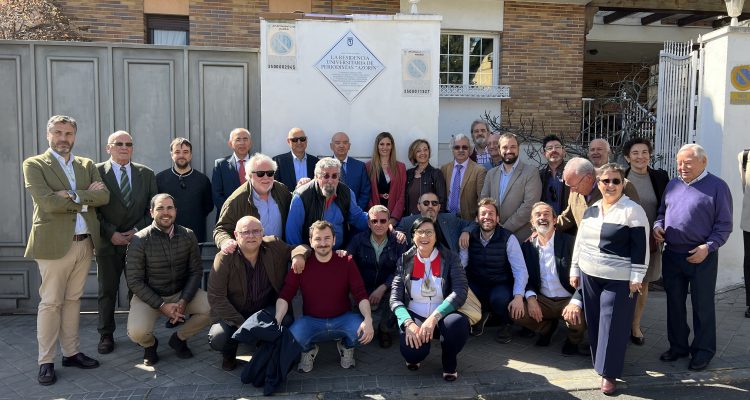 Placa homenaje a Manuel Unciti
