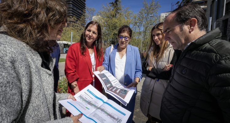 Carabante, Pinedo y Cea en el nuevo carril bici del Paseo de la Castellana