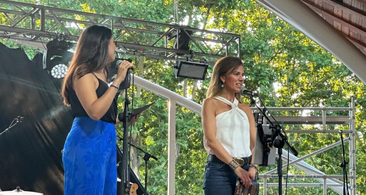 La concejala del distrito San Blas-Canillejas en el escenario del San Jazz en su VI edición