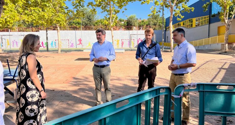 Juan Peña visita obras en el CEIP Ciudad de Guadalajara